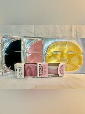 New Tangle Teezer Pink Detangling Hairbrush w 3 Anti age face masks gift set